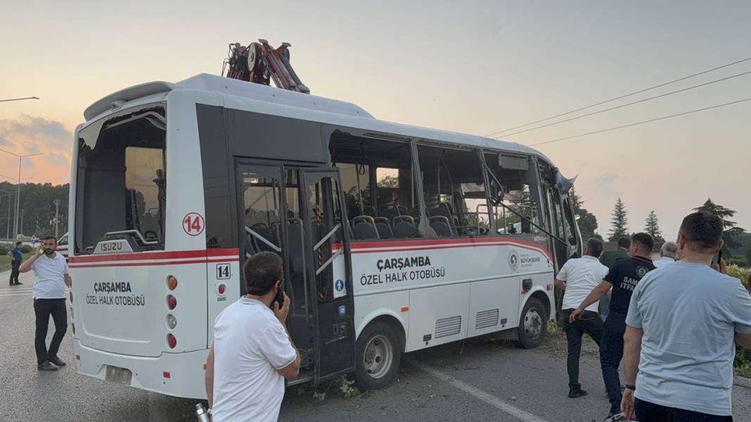 Otobüs devrildi, çok sayıda yaralı var! 4